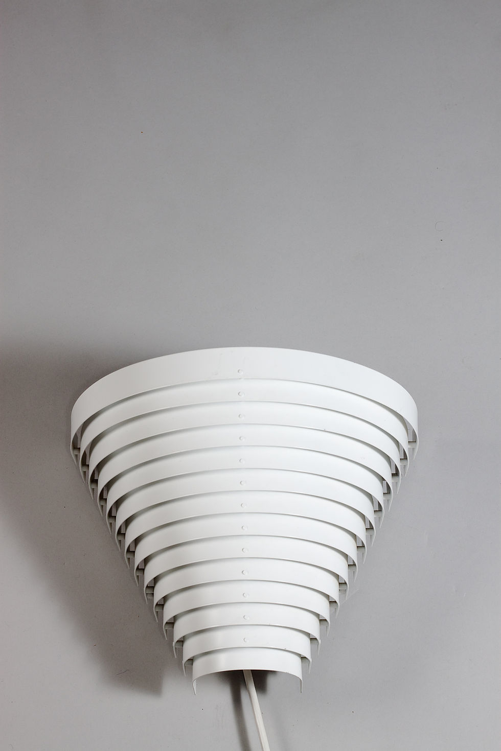 Thumbnail: Alvar Aalto, wall sconce A910 for Artek by Valaisinpaja Oy