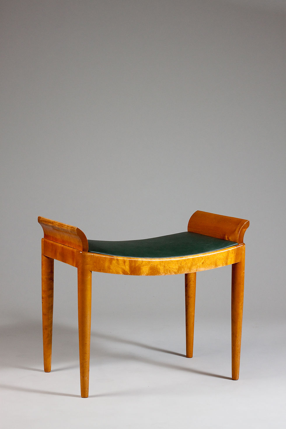 Thumbnail: Finnish Art Deco taburette in warp birch