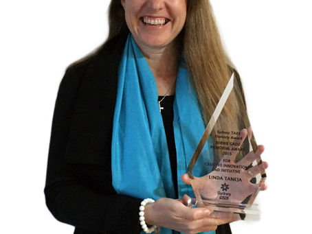 Linda receives esteemed Floristry Award for Creative Innovation & Initiative