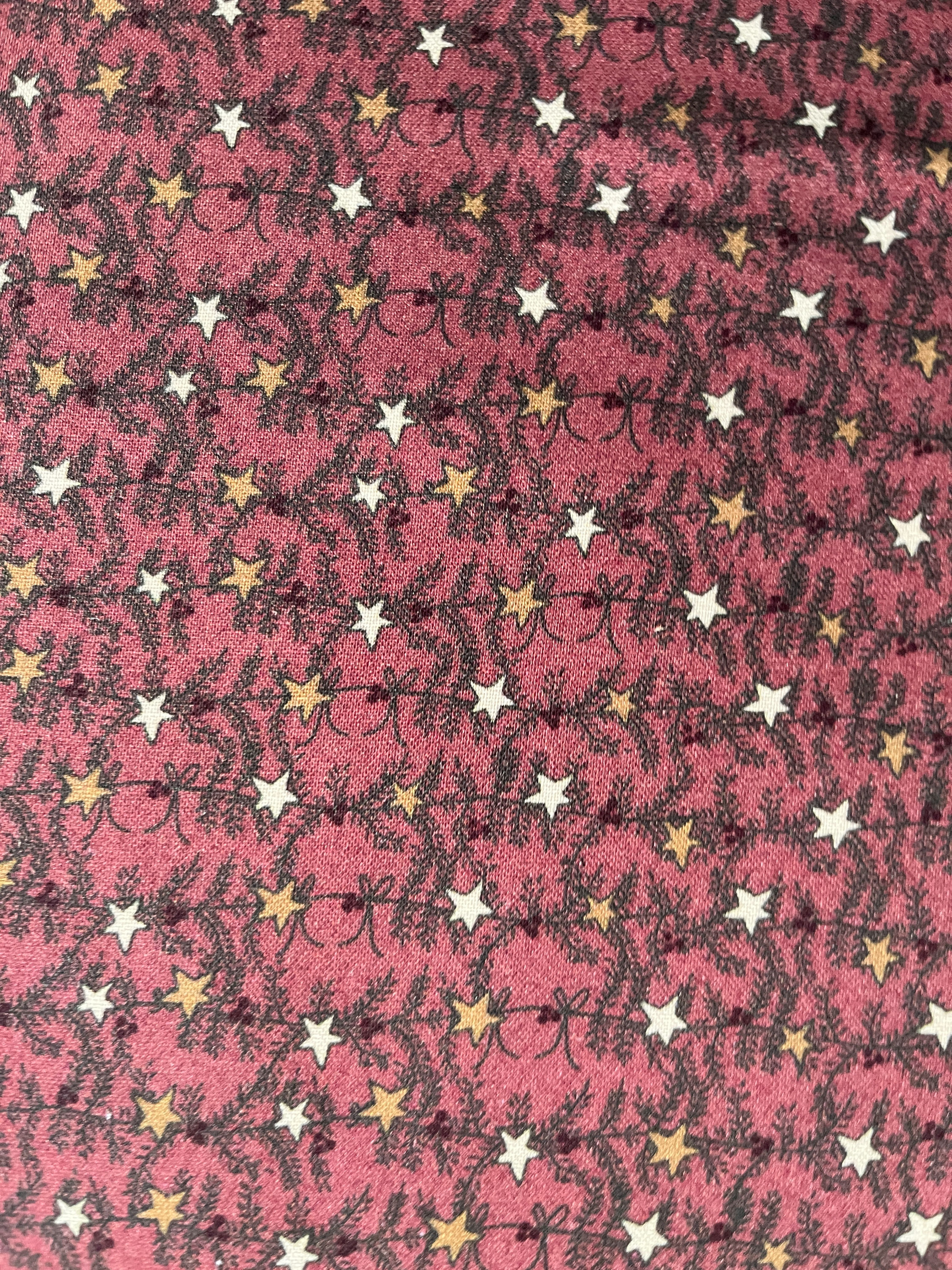 Fat Quarter: Hollyberry Red