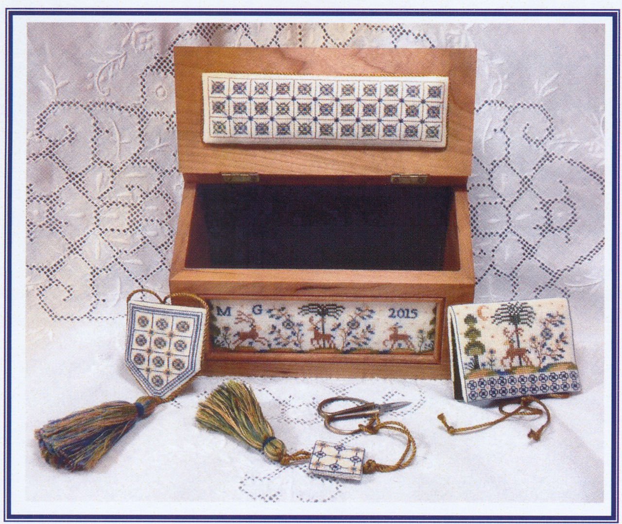 Azulejos Sewing Casket