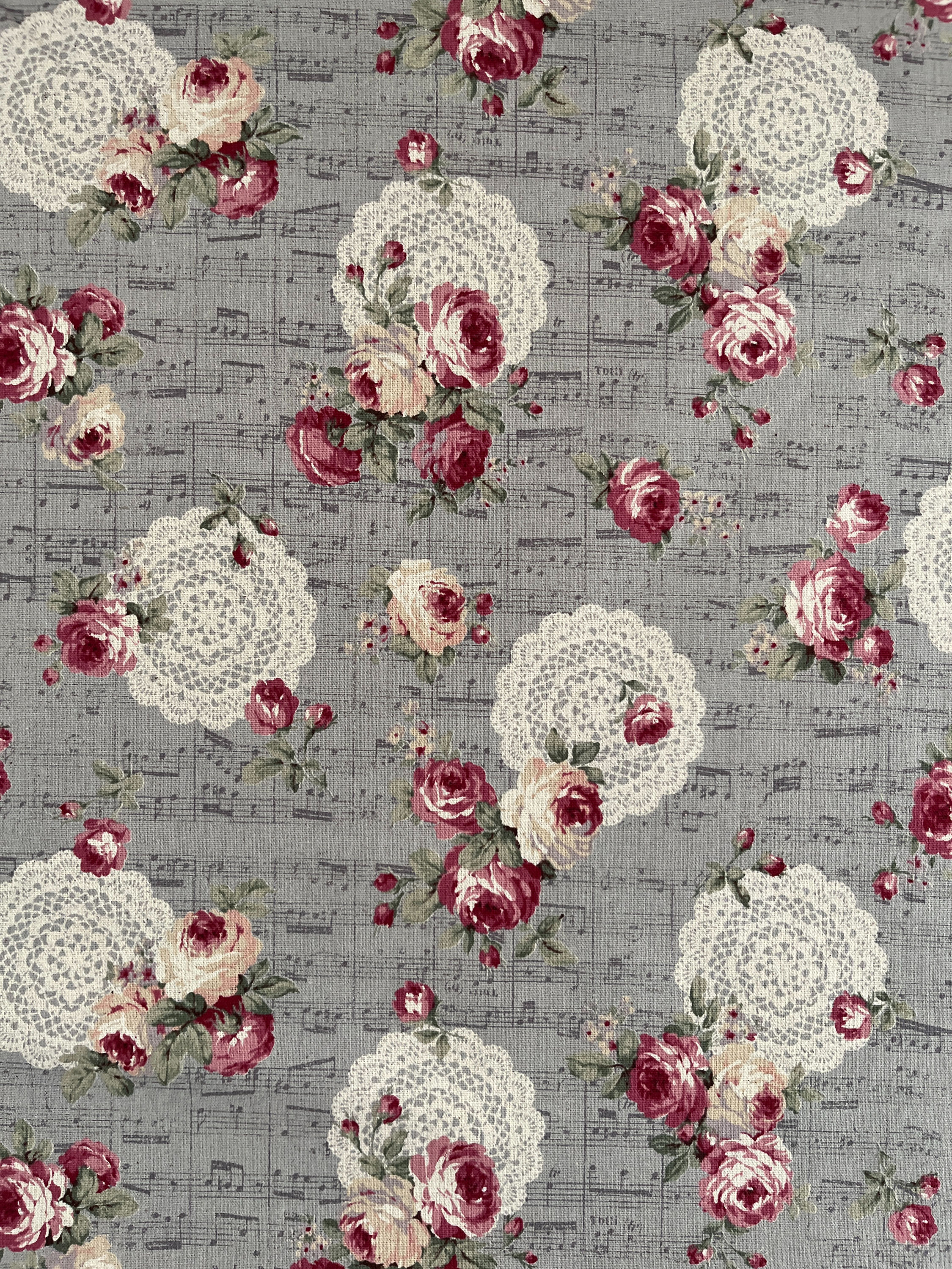 Fat Quarter: Roses, Music & Lace - Grey