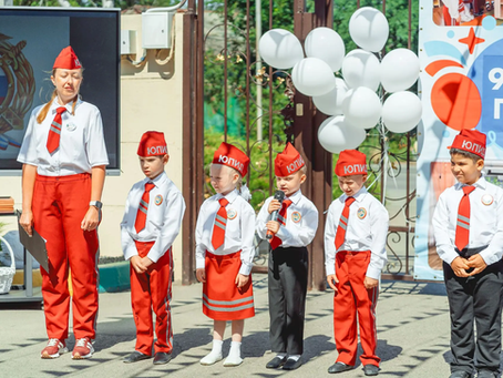 «Праздник в честь 90‑летия ГАИ в детском саду № 3 города Батайска зажглись огоньки дорожной безопасности»