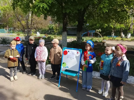«Зелёный свет Победы»: как в детском саду 28 г. Шахты «Дорожный патруль» отметили ЮПИД приближение 9 Мая