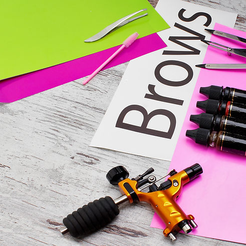 training in permanent makeup eyebrows.jpg
