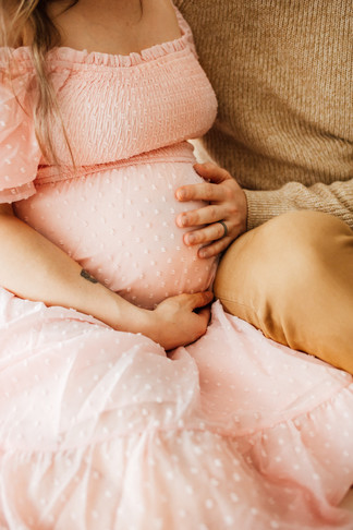 Family Maternity Session in Eugene Oregon Springfield Oregon Studio Photography Studio Best Top Ten Recommended Well Rated Professional Photographer Best Photographers Photos Photoshoot Pregnancy Session Sessions Valentine Valentines Day.