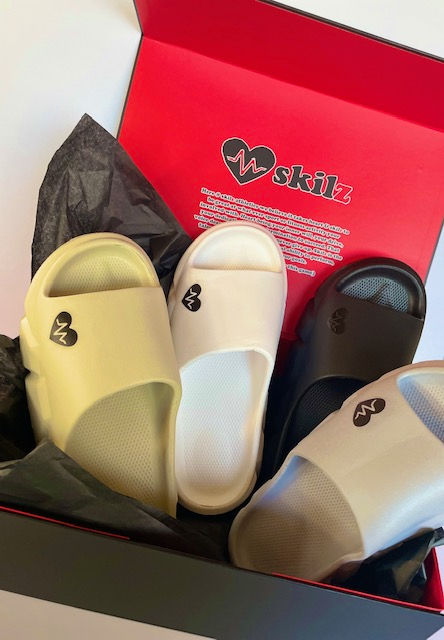 Thumbnail: skilz athletic recovery slides