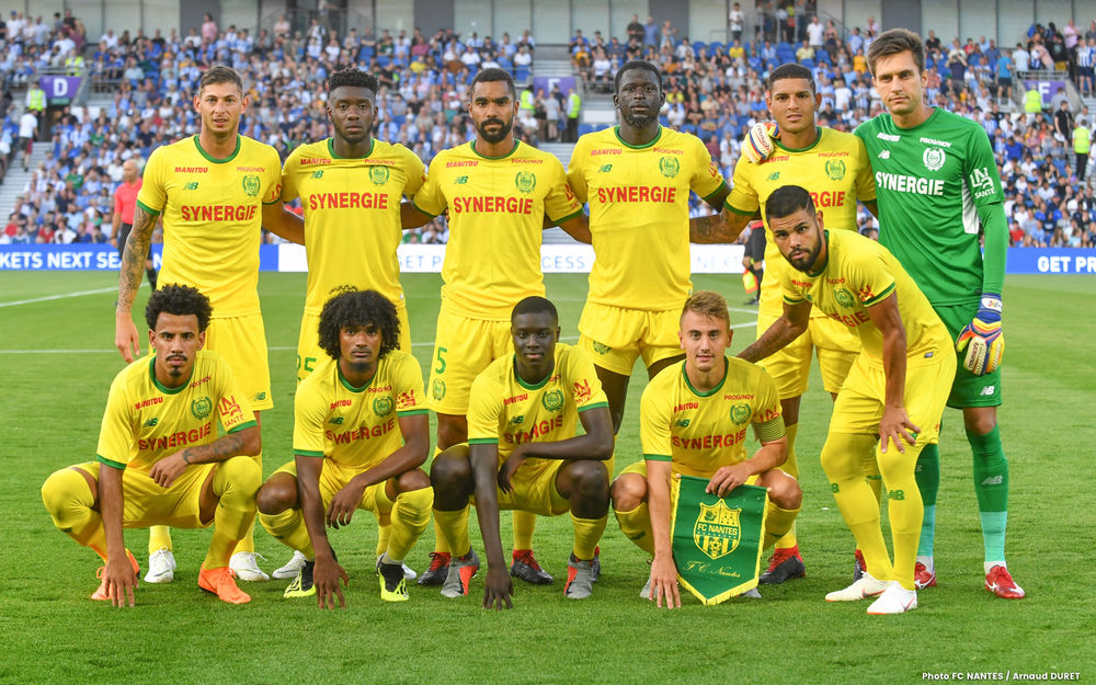 Collaboration FC Nantes x LineUp. Chronologie Maillots. Collaboration FC Nantes x LineUp. Chronologie Maillots.