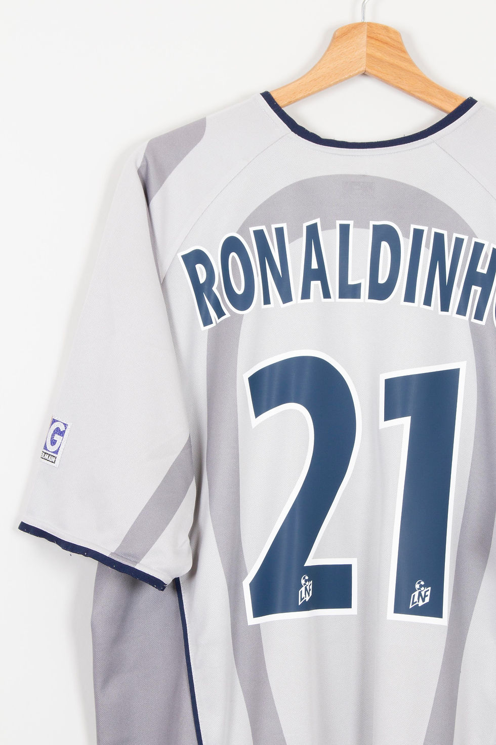 Thumbnail: Maillot Nike Football PSG Paris Saint-Germain Away RONALDINHO 2001/02 - M