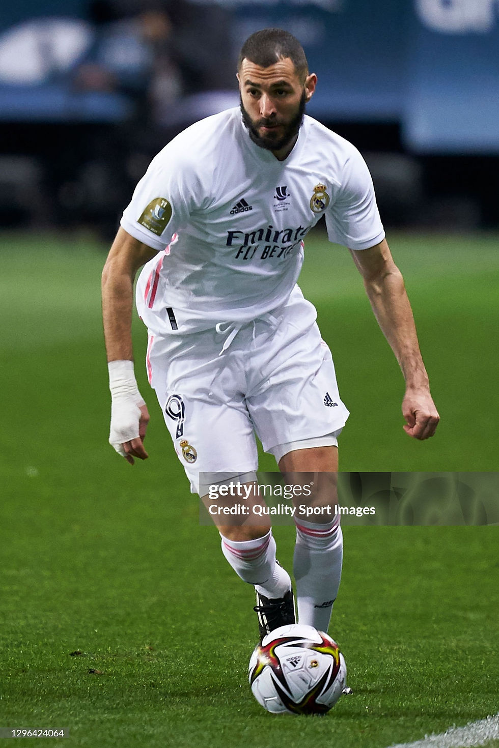 Miniature : Maillot Adidas Football Real Madrid CF Home BENZEMA 2020/21 - M