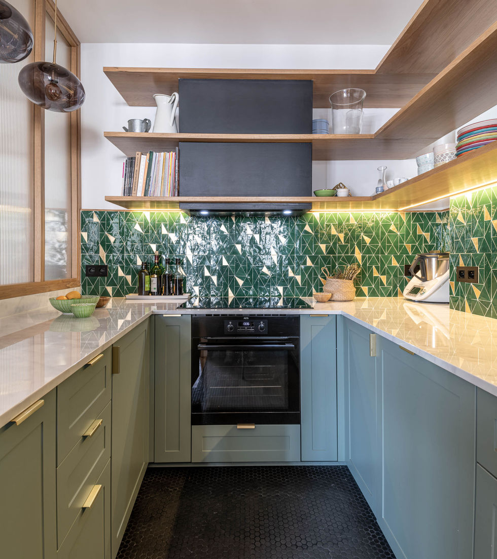 J’accompagne vos projets de rénovation intérieure, du réaménagement des espaces à la sélection des matériaux, en passant par