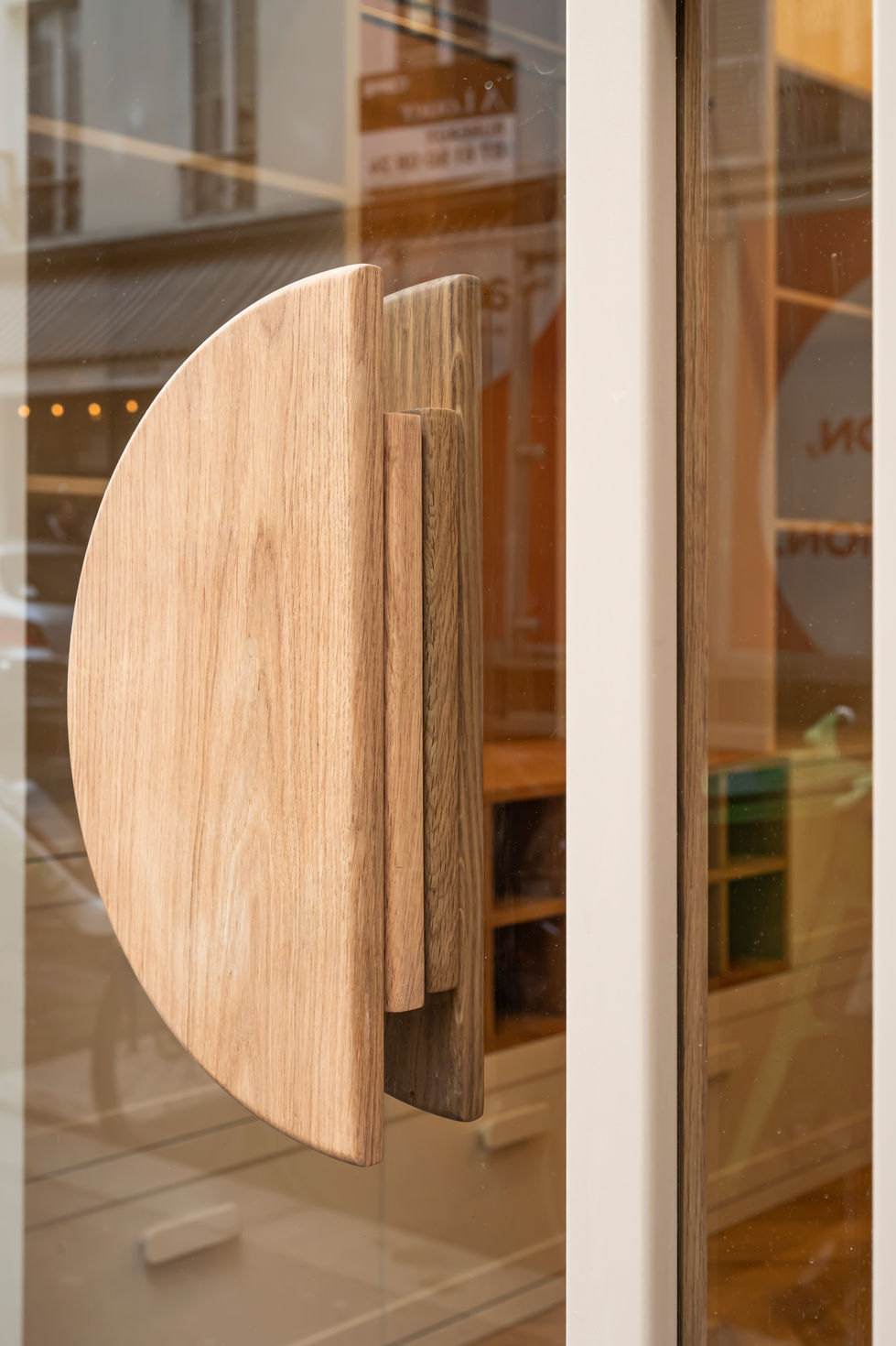 Architecture intérieure de la boutique Le Jacquard Français Madeleine à Paris.