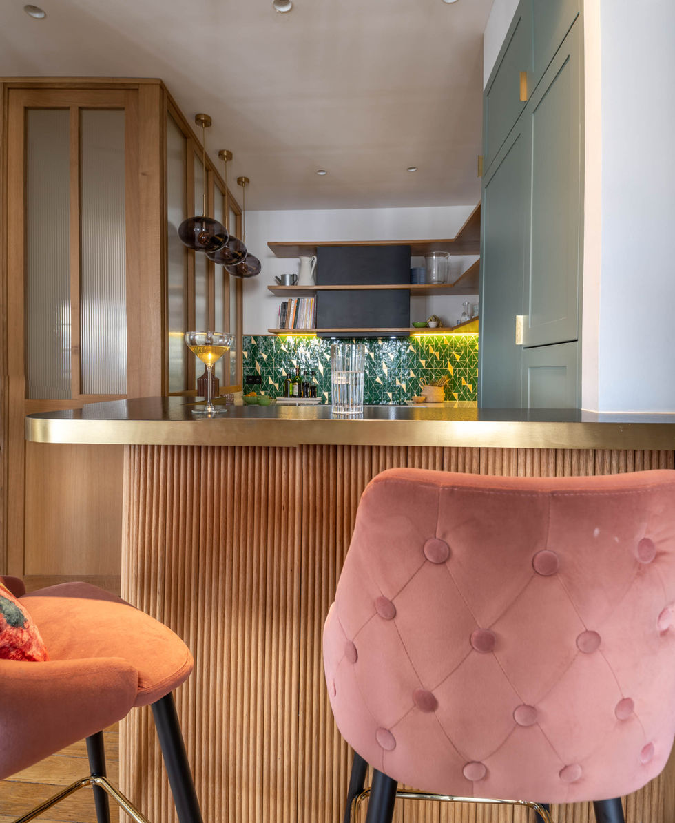 J’accompagne vos projets de rénovation intérieure, du réaménagement des espaces à la sélection des matériaux, en passant par