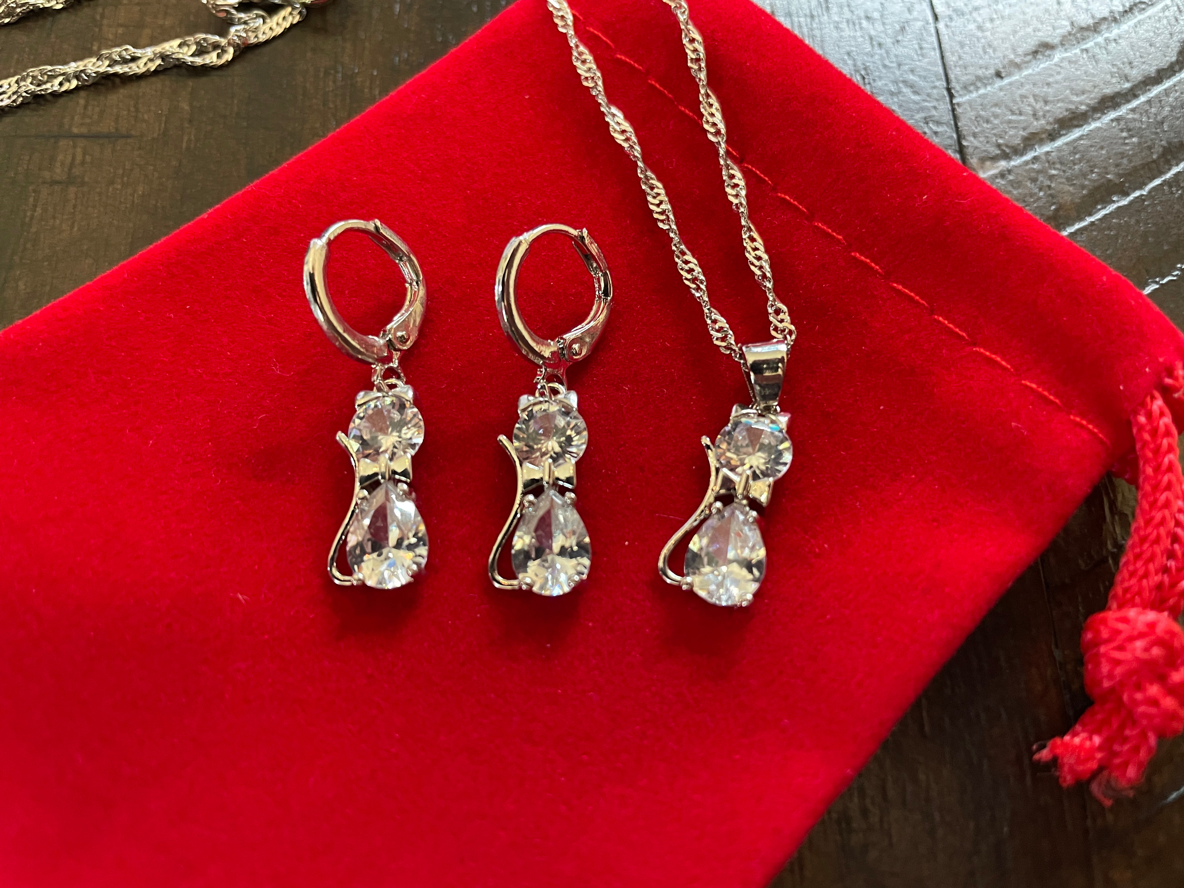 Crystal Cat Set of Necklace and Matching Earrings.