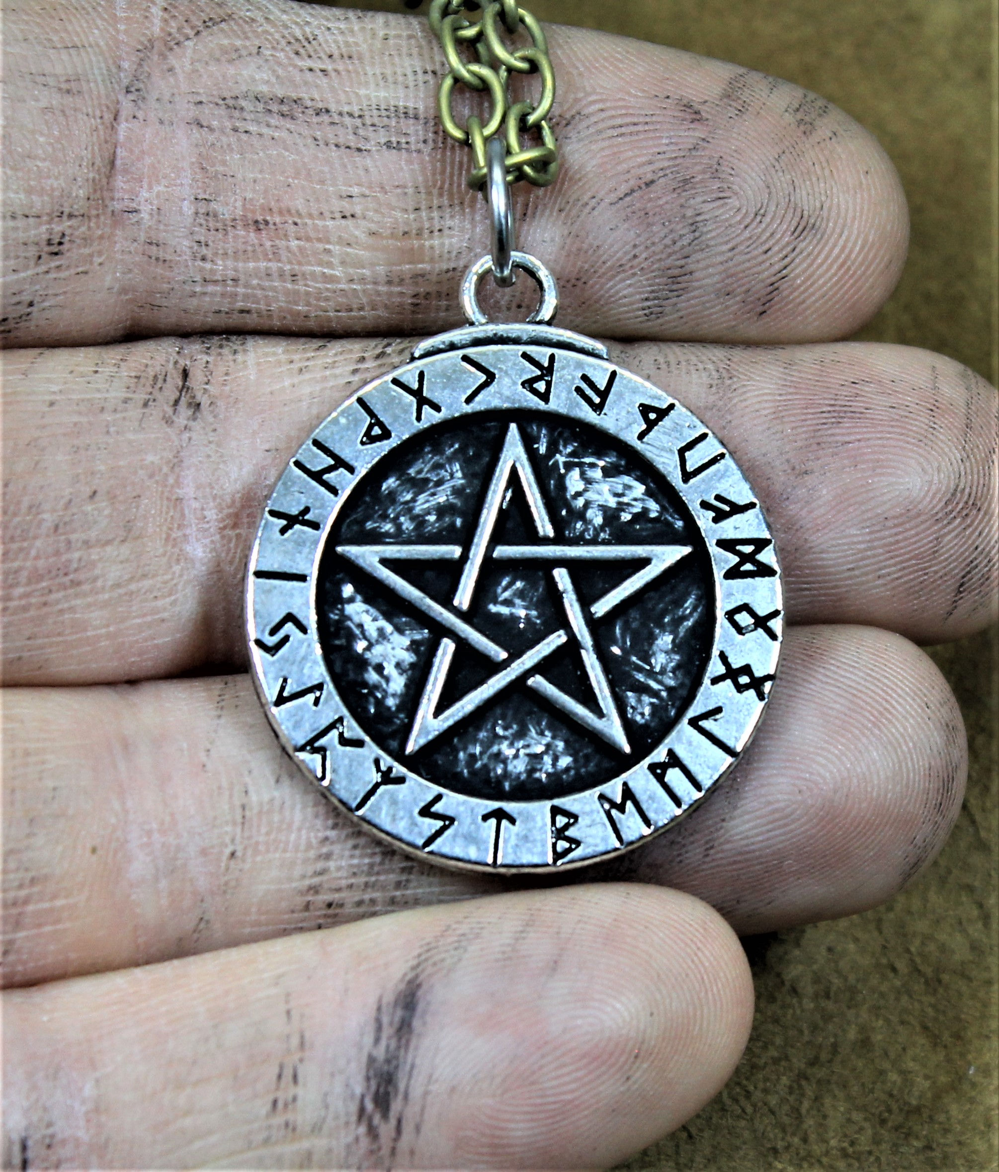 Pentagram necklace, Viking rune border