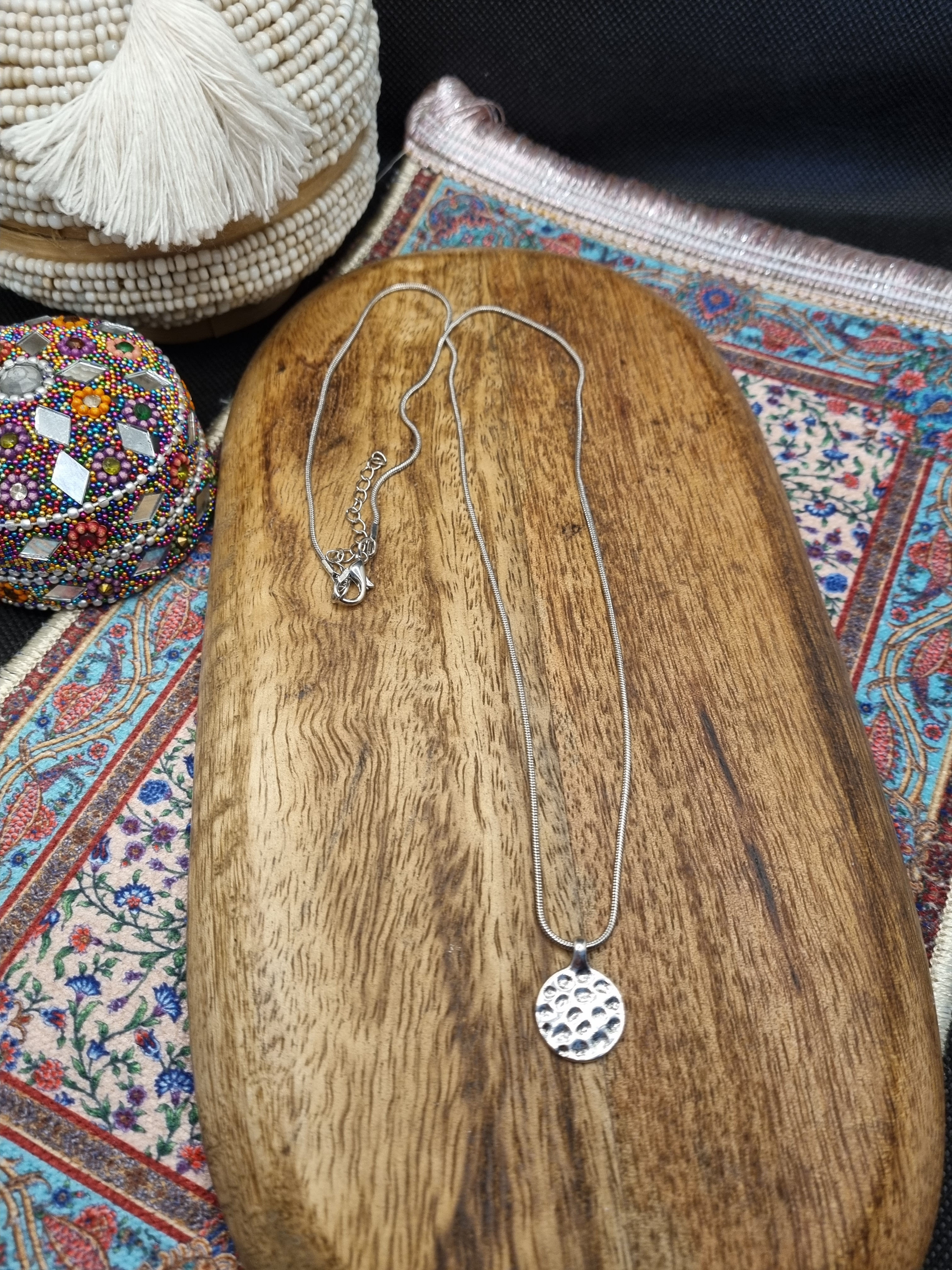 G10 - Silver Toned Necklace