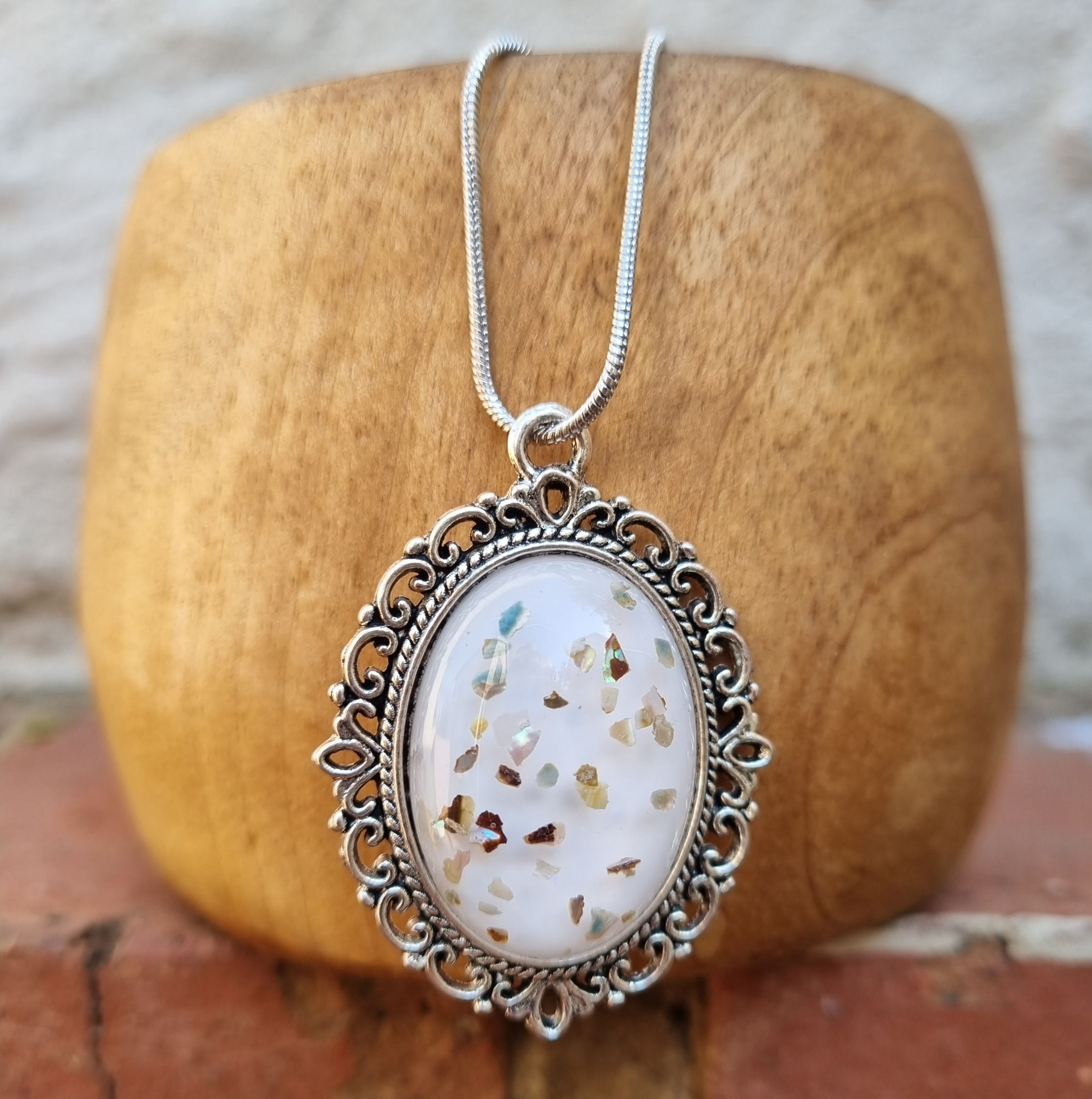 G14 - Silver Toned Necklace