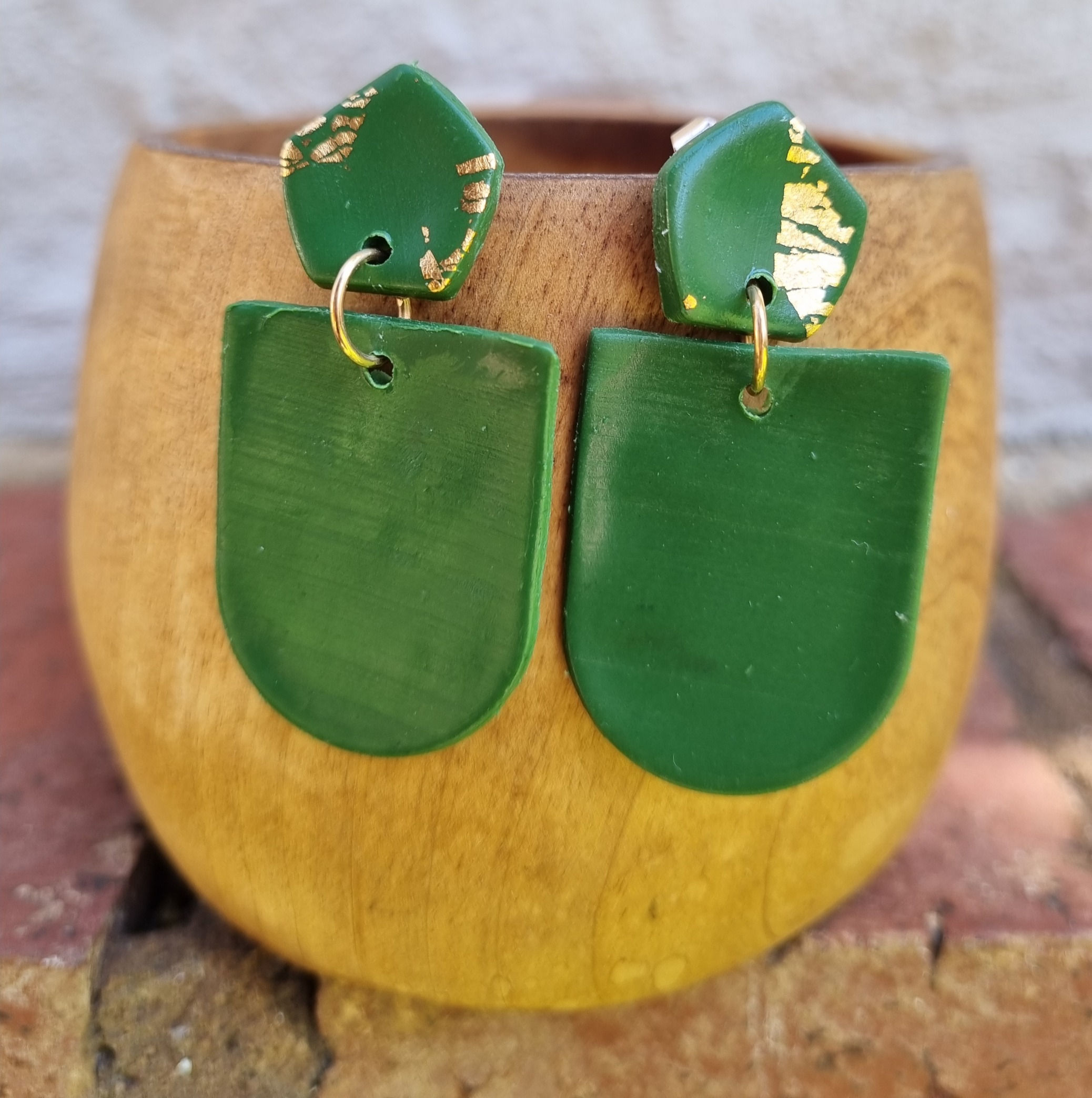 B50 - Leaf Green Polymerclay Earrings