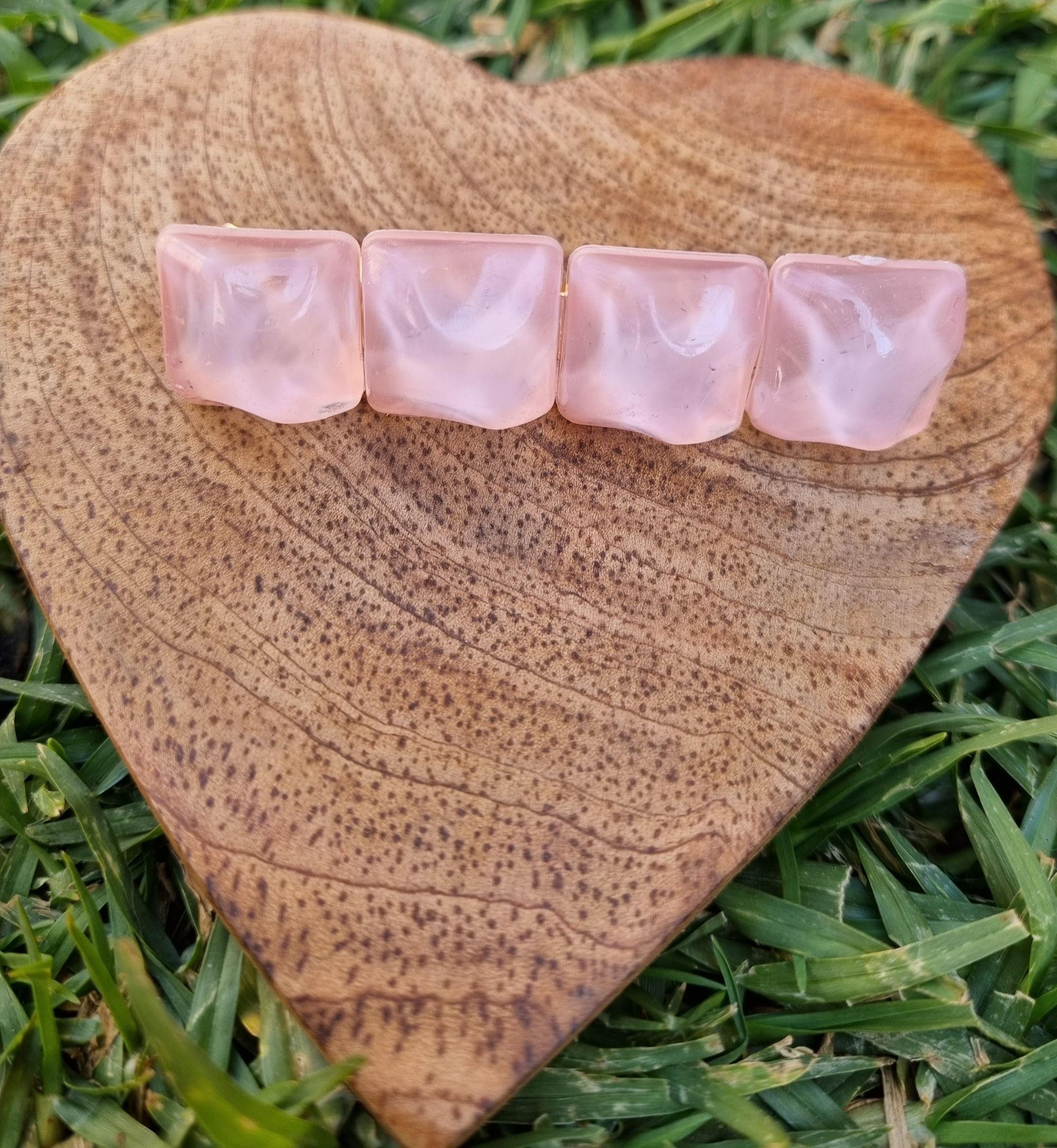 D39 - Gold Toned Hairclip