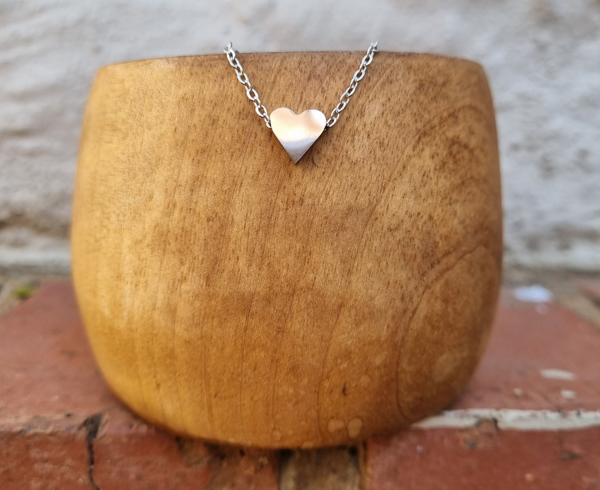 G03 - Silver Toned Necklace