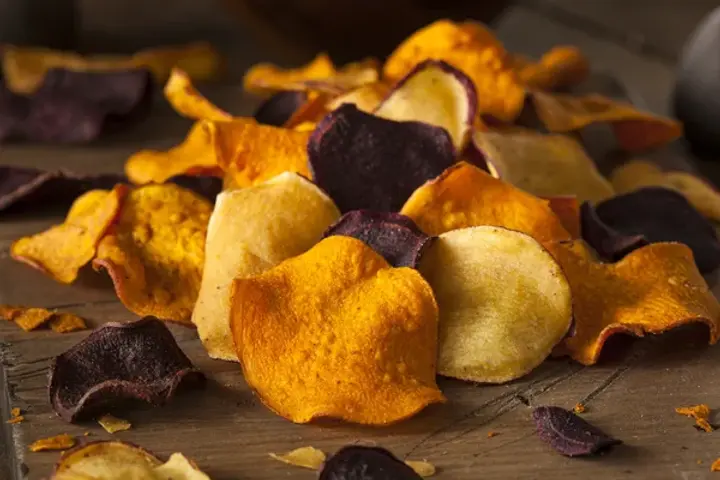 depositphotos_64397605-stock-photo-healthy-homemade-vegetable-chips.jpg