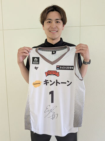 #1 林 瑛司選手 AWAYユニフォーム