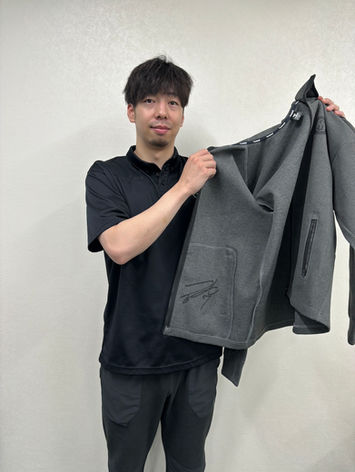 #7 綱井 勇介選手 直筆サイン入りグレースウェット(上)