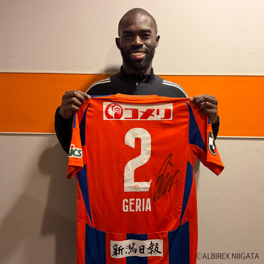 【新品早い者勝ち】アルビレックス新潟 2025全選手サイン入りサポーターズシャツ アルビレックス新潟】直筆サイン入り！2025実使用アイテムオークション