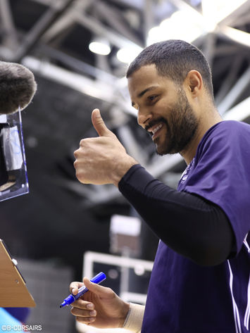 #15 デビン・オリバー選手 2024年3月24日 VS長崎戦ヒーローパネル