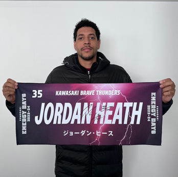 #35 ジョーダン・ヒース選手 実使用直筆サイン入り KAWASAKI ENERGY DAYS 2023-24ユニフォーム+選手名タオル