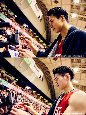 【#20 根本 大選手 #28 津屋 一球選手】12/10(水)ヒーロー選手アクリルパネル(直筆サイン入り)