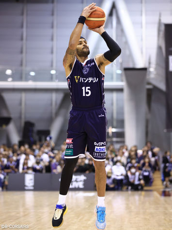 #15 デビン・オリバー選手 HOMEユニフォーム上下セット+2023-24シーズンの意気込み色紙