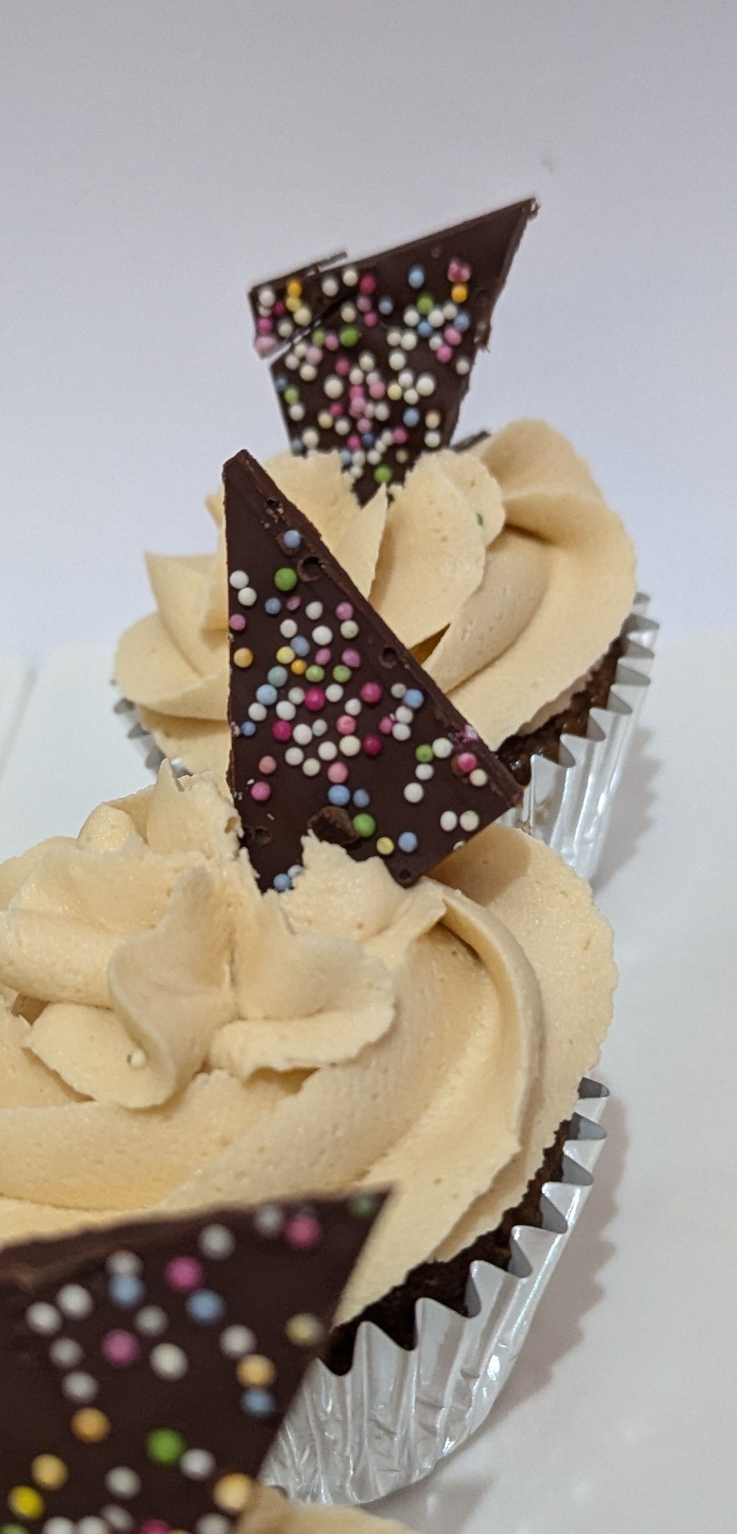 6 Bespoke Cupcakes