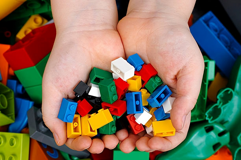 bg lego.png