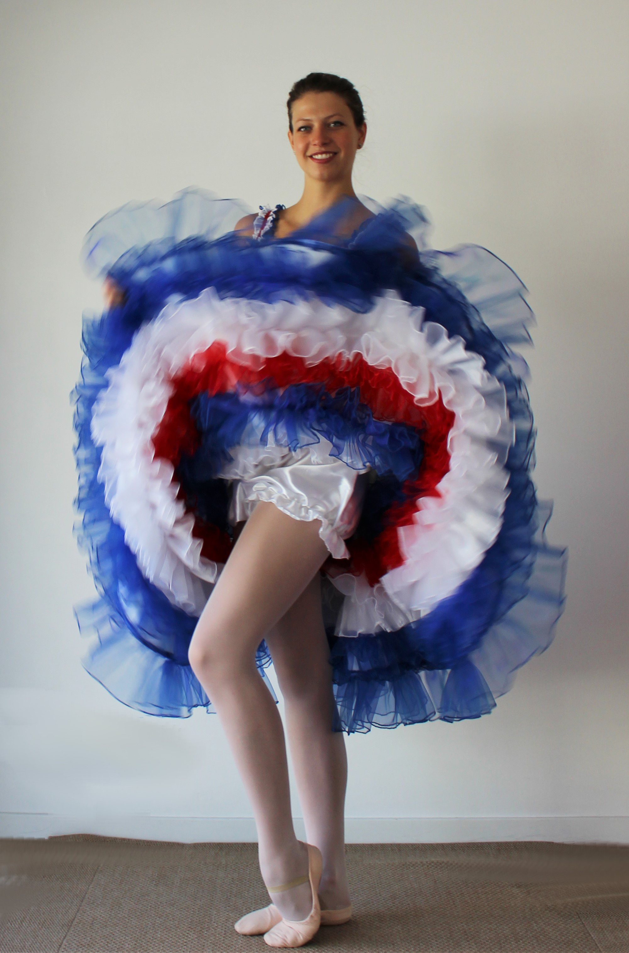 www.adc,danse.com/location,costume,danse,french,cancan