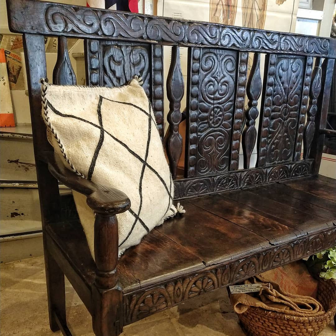 Primitive Oak Settle