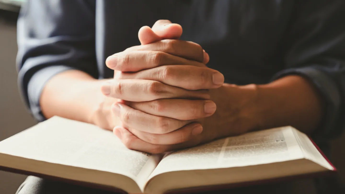 bible-man-praying-1200.webp