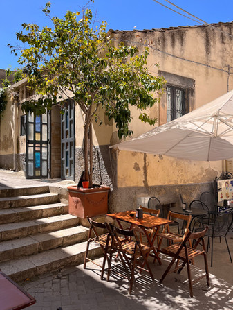 Bar del Duomo – enkel, lokal bar rett ved Duomo di San Giorgio i Modica