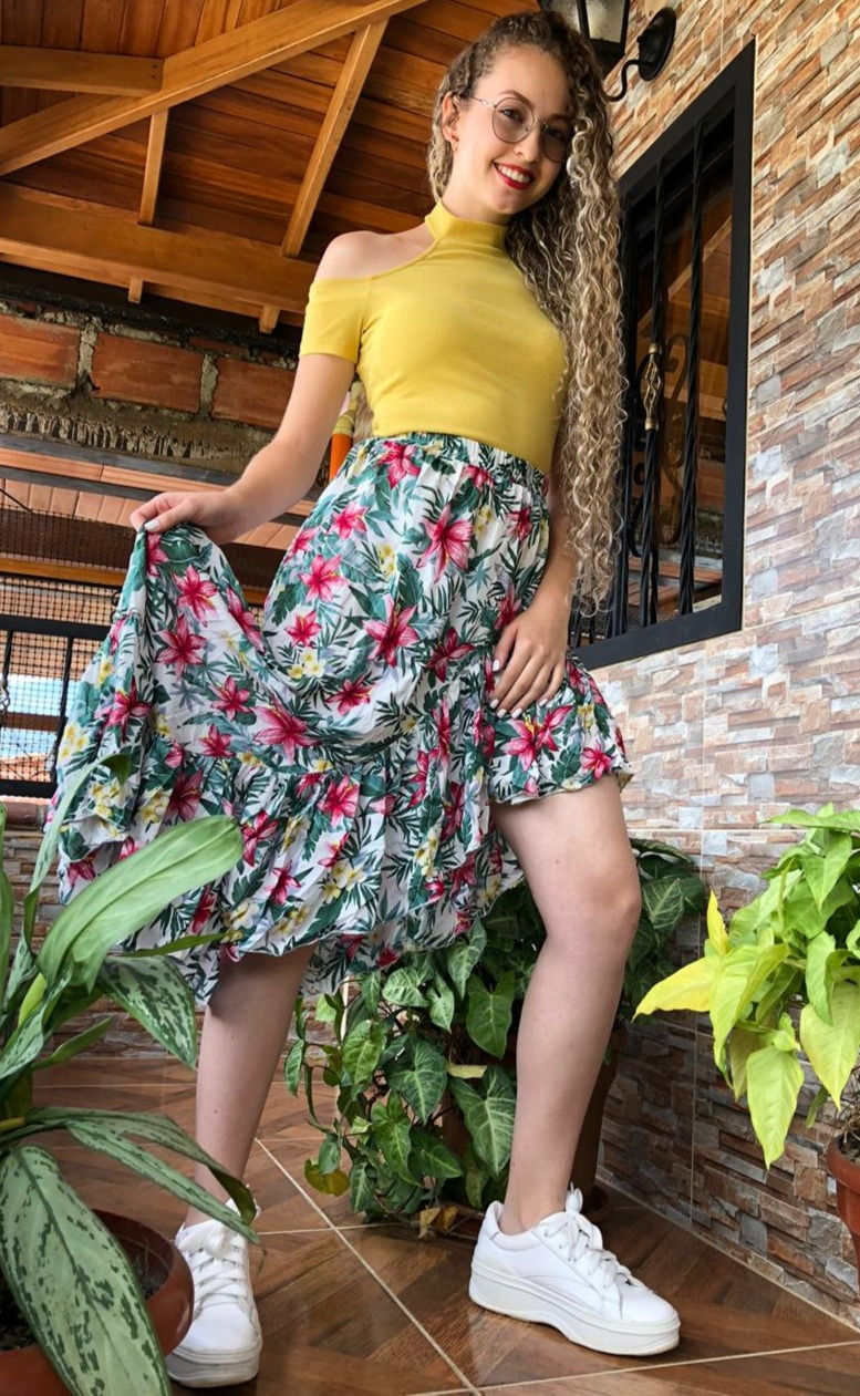 Falda con apertura