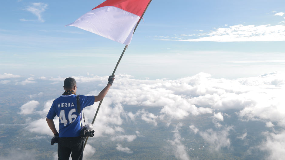 Senandung di Atas Awan