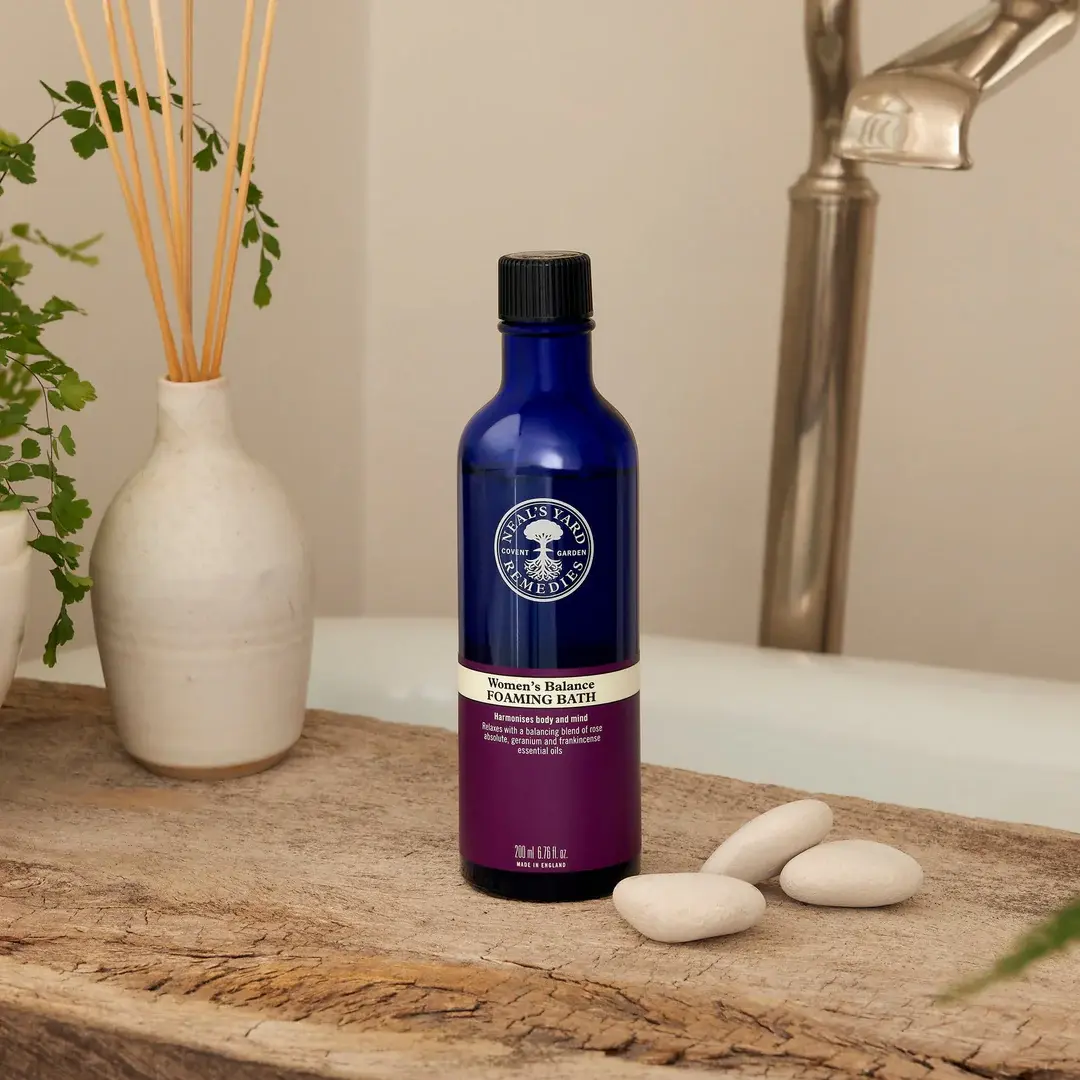 Women's Balance Foaming Bath