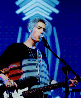 e2cadc98eb7e68f78ad4a84786dfee5c.gif