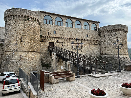 Castello Angioino i Civitacampomarano – Middelalderens storhed