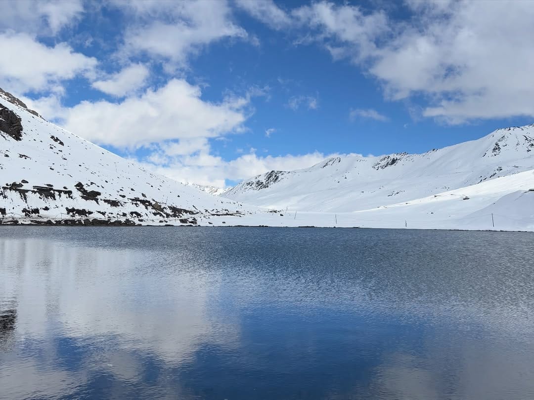 Gongkar La Lake