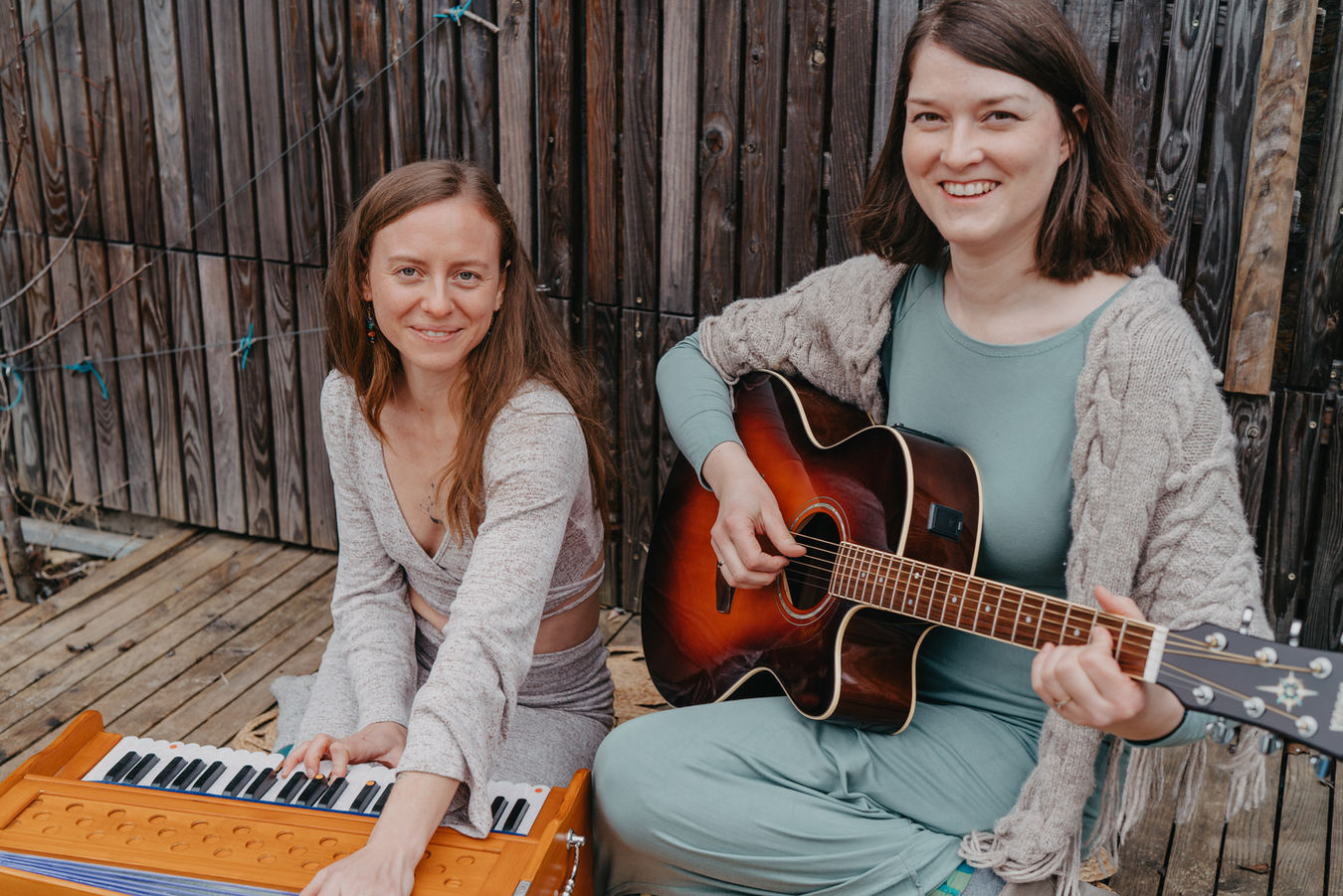 Im Bild sind die zwei Veranstalter des Mitsingkonzertes in Wettstetten zu sehen