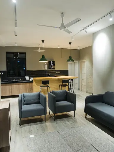 Aliens School of Tattoo Art provides accommodation facilities for its students.