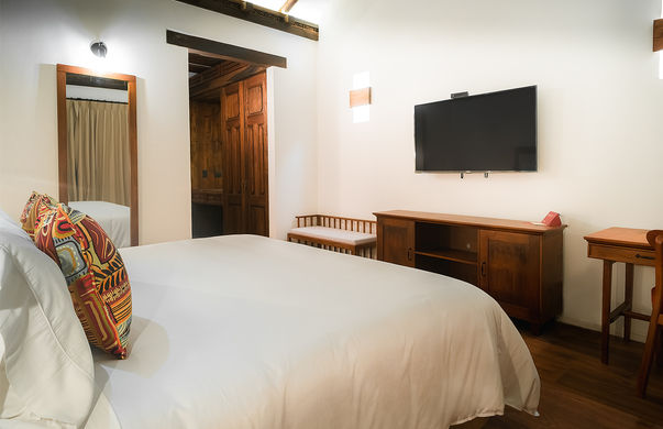 Esta habitación es ideal tanto para una escapada en pareja como para viajeros que buscan el máximo confort