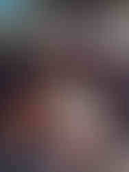 Skupina cestovatelů pod Velkou čínskou zdí, během zájezdu do Číny.