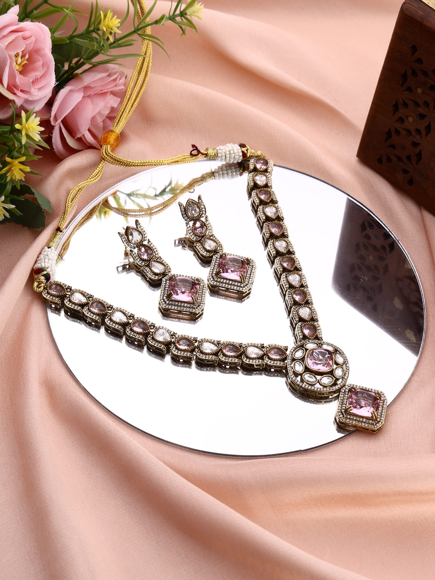Gold Plated Kundan Studded Jewellery Set with Earrings