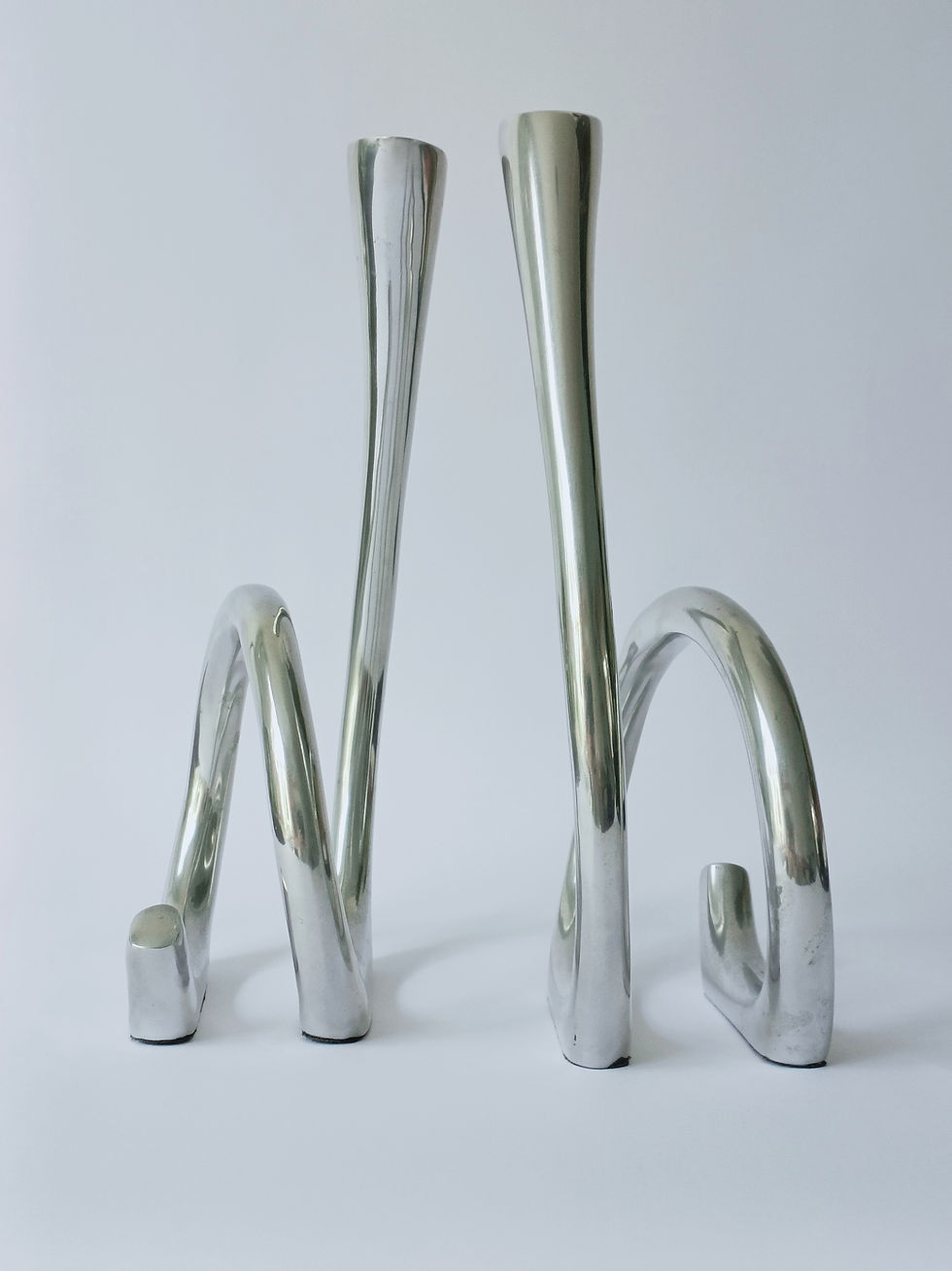 Thumbnail: Set of 2 curly silver candleholders